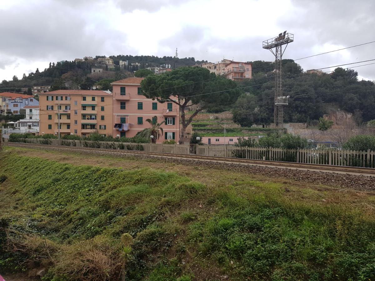 Holiday In Pietra Ligure Exterior photo